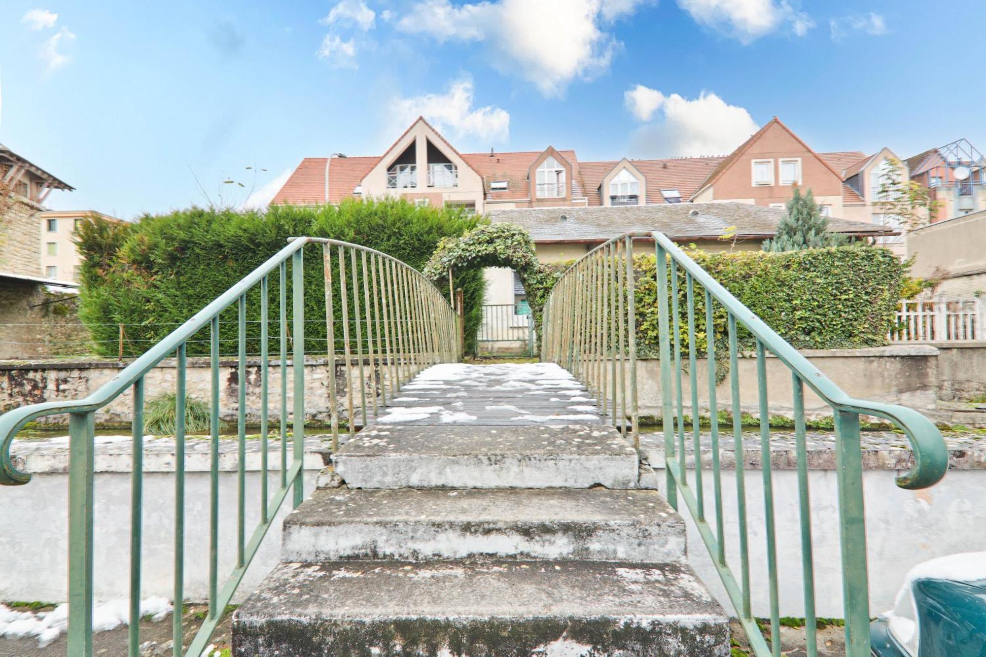 Studio Chaleureux A Etampes, France Ngoại thất bức ảnh